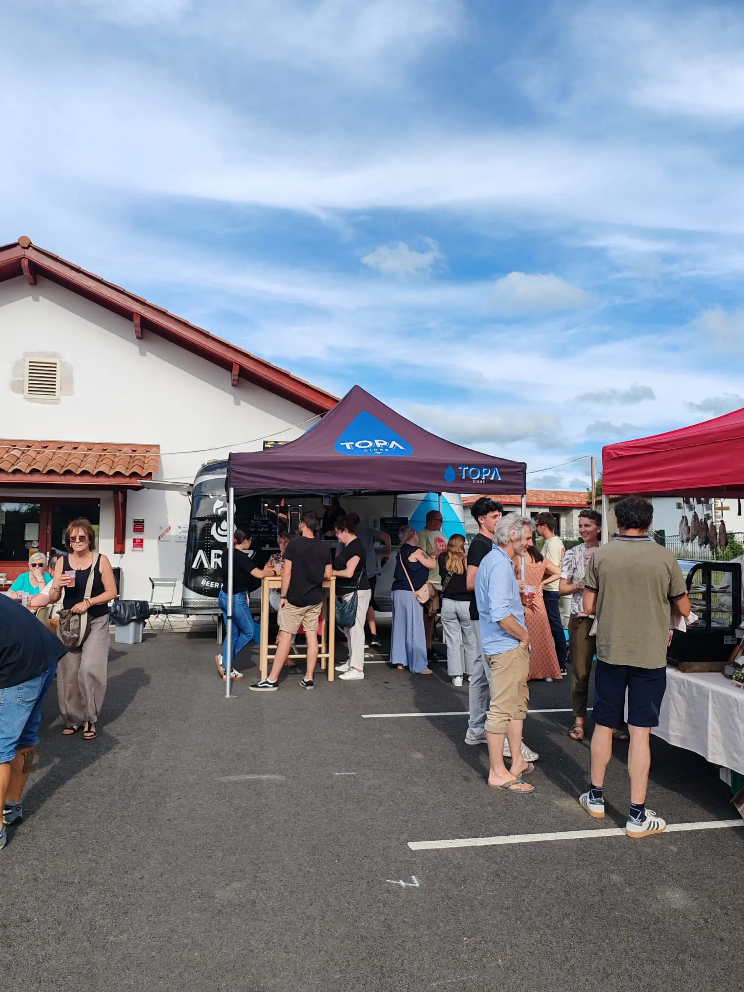 convivialité-marché-restaurant-L'étape-Arancou